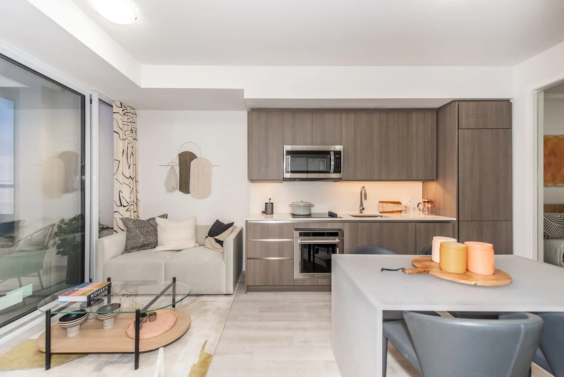 Home high resolution 1920 x 1282 5 (1)